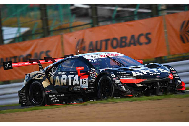 【スーパーGT】第7戦　450kmレースが生んだ名勝負　3台が繰り広げたバトル、タイトルかけた争いは最終戦へ 画像