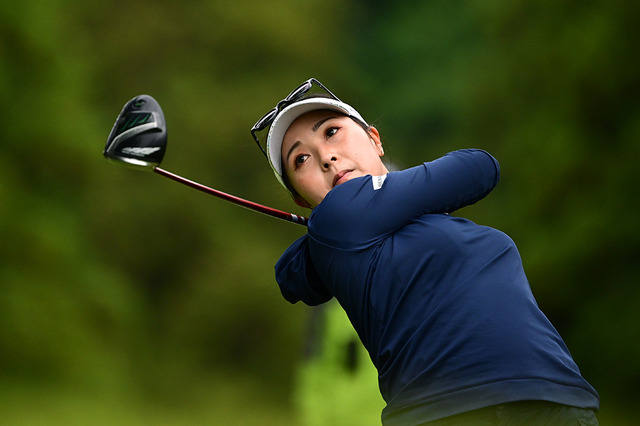 青木瀬令奈が逆転で大混戦を制す、年間女王争いは山下美夢有が首位守るも岩井明愛が差を詰める エリエールレディス最終日 画像
