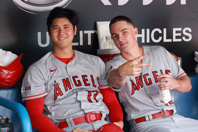 【MLB】大谷翔平、エ軍後輩の“プロポーズ大成功”に「いいね」で祝福 思い返される仲良しモニアックとの友情エピソード 画像