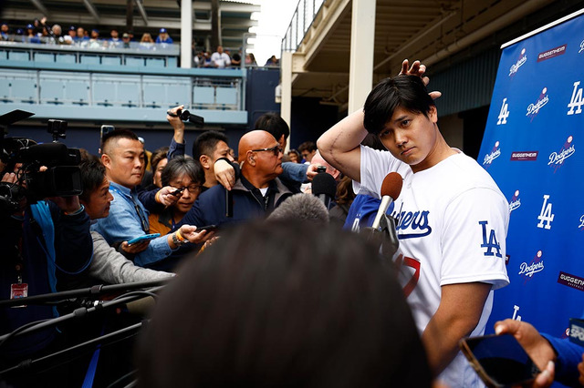 【MLB】「アメリカで生まれて良かったよ」現地記者が投稿、午前6時に日本の取材班がド軍キャンプ地集結「トイレにも行けない」 画像