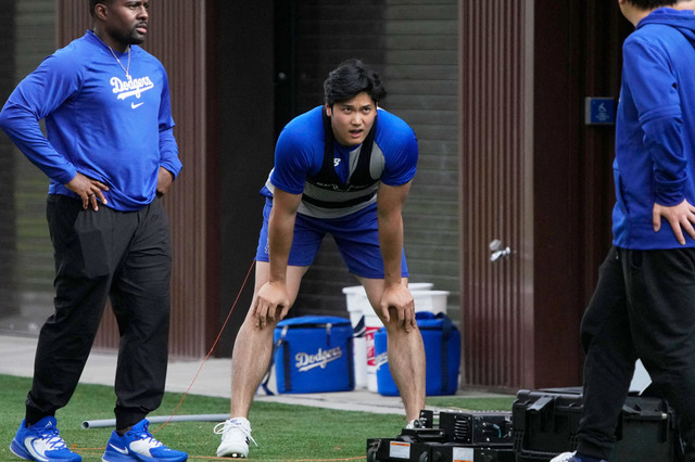 【MLB】大谷翔平＆山本由伸の“ド軍フィーバー”止まず　警備は例年2倍、メディア専用テントや鉄柵の増設……と異例づくし 画像