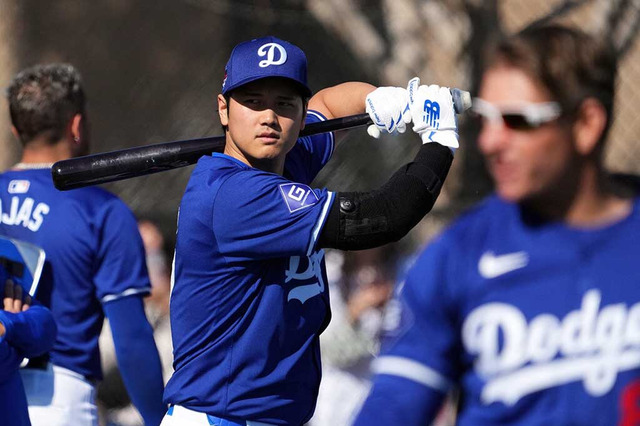 【MLB】ド軍ロバーツ監督、“BIG3”打順に言及　1番ベッツを明言、大谷翔平は……　フリーマン「何番でも気にならない」 画像