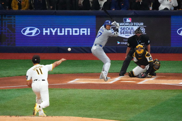 【MLB】大谷翔平、衝撃の192キロ大ファウルに騒然「屋根を粉砕」　識者が続々と速報、現地実況も感嘆の声 画像