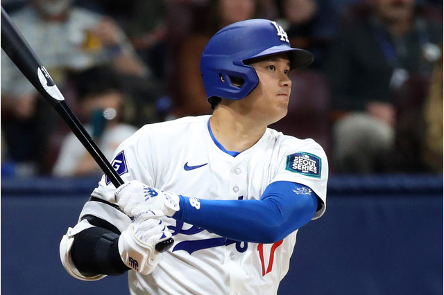 【MLB】「思わずベンチで苦笑い」大谷翔平、松井裕樹と“メジャー初対決”は本塁打……ならず　フェンスギリギリの大飛球に 画像