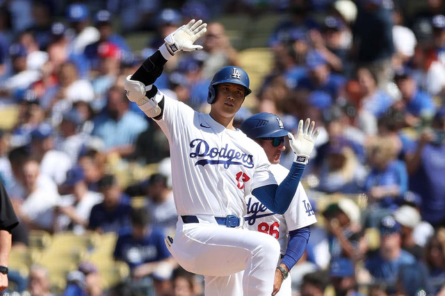 【MLB】「これがスーパースターです」大谷翔平、本拠地マルチヒットデビューでドジャース打線爆発 画像