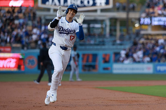 【MLB】大谷翔平が凄すぎて……同僚“レジェンド”左腕カーショーも呆れ顔 3戦連発アーチと2盗塁に「もう理解できないよ」 画像