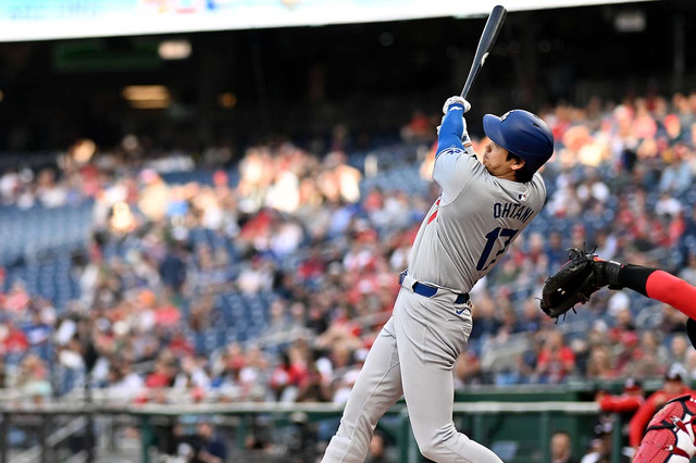 【MLB】大谷翔平、“魔球”ナックルボールを107メートル大飛球も届かず…… 4試合ぶりのナ・リーグ首位タイ12号に期待 画像