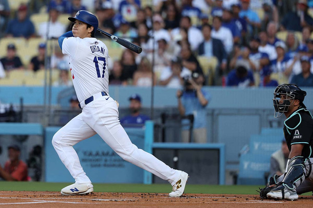 【MLB】大谷翔平、初回に“左打者対策”のリリーフ左腕から10試合ぶり二塁打　テオスカーの適時打で生還 画像