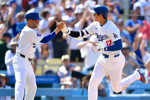 【MLB】大谷翔平の31号アーチは驚愕の「滞空時間7.1秒」 ロバーツ監督が「サンドウェッジで打ったね」と冗談も 画像