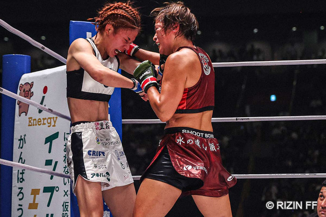 【超RIZIN.3】RENA、べっぴん対決でケイトロータスを“返り討ち”の猛烈ラッシュKO　「私にもチャンスを」と女王へ挑戦状か 画像