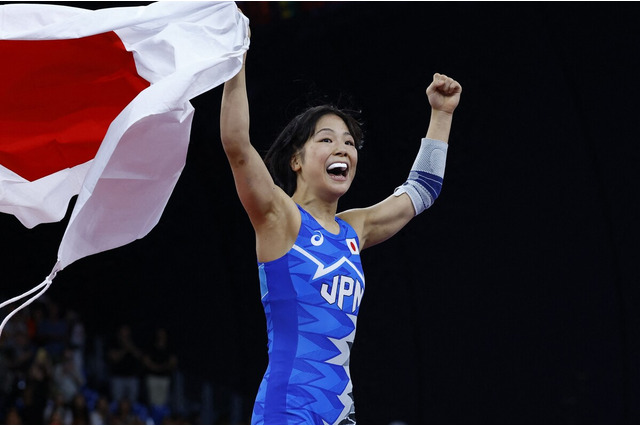 レスリング金の藤波朱里を支えた2人のコーチ　4歳から二人三脚の父親と五輪4連覇・伊調馨さんの指導に脚光【パリ五輪2024】 画像