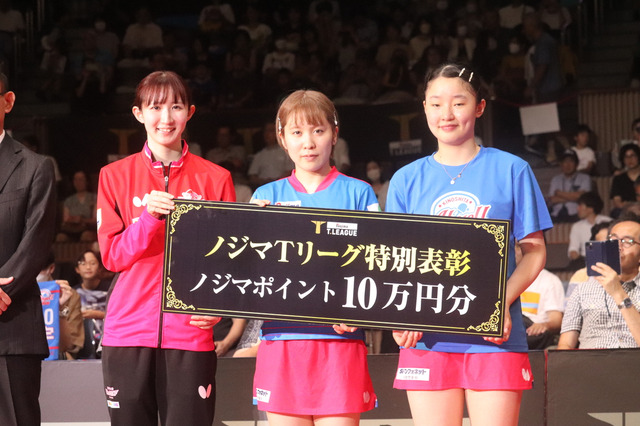 凱旋の女子卓球団体トリオが述べた想い　早田ひなは「こんなにも応援がパワーに」平野美宇は「Tリーグを好きになってくれたら嬉しい」 画像