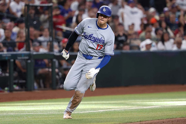 【MLB】大谷翔平、併殺逃れて打点を稼いだ「長過ぎる足」 空中を飛ぶ“最後の一歩”に実況も苦笑い 画像