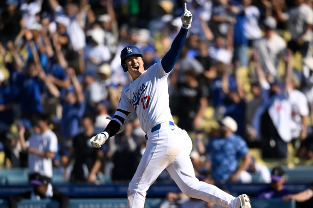【MLB】「もっとも勝負強い一発」大谷翔平、サヨナラ機を演出した豪快53号を米記者絶賛 1930年以来の“球団記録”に並ぶ 画像