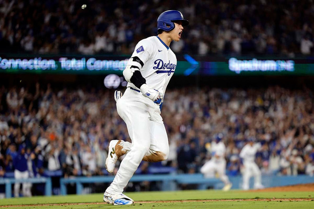 【MLB】大谷翔平、ドジャース地区優勝に花を添える大記録　23年ぶり史上19人目の「400塁打」達成　松井裕樹からの二塁打で決めた 画像