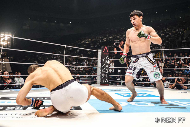 【RIZIN.48】「人形のように倒れた」カザフスタンの“処刑人”ダウトベック、衝撃の“108秒殺”　左ストレート一撃で7戦連続1RKO勝ち 画像