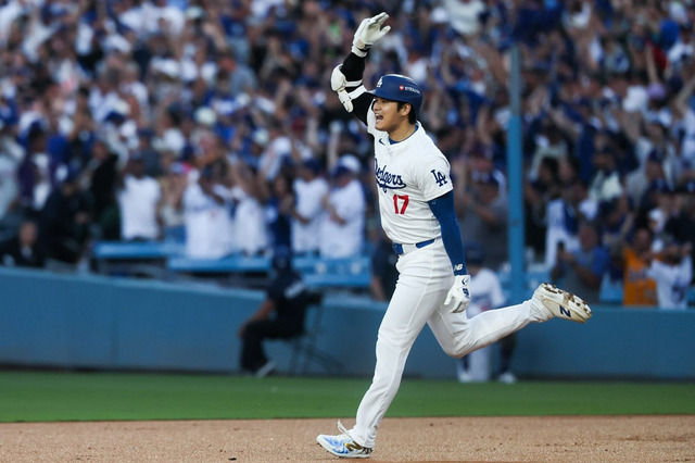 【MLB】大谷翔平、公式が分析したPO初本塁打後の新たな姿「オオタニの感情は……」　敵将は対策練るも「やり方の問題だった」 画像