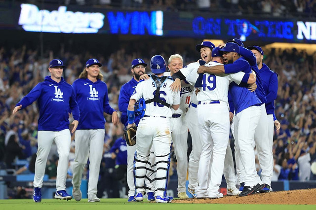 【MLB】ドジャース気迫の“完封リレー”で地区Sパドレス撃破　山本由伸が5回無失点の快投、大谷翔平も歓喜の美酒 画像