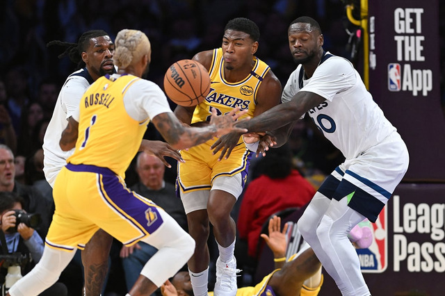【NBA】開幕戦で18得点を挙げたレイカーズ八村塁　米メディアもアンソニー・デイビスに次ぐ高評価「一貫して積極的に攻撃関与」 画像