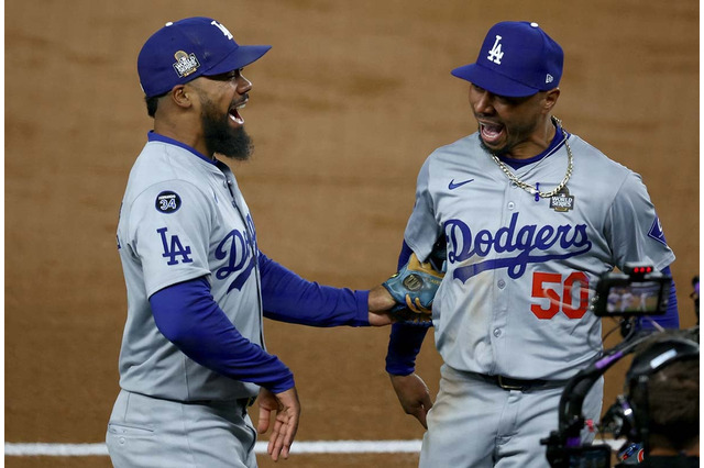 【MLB】ド軍テオスカー、失点危機で見せた「パーフェクトスロー」　米メディアは再契約熱望「当分の間、ロサンゼルスに必要だ」 画像