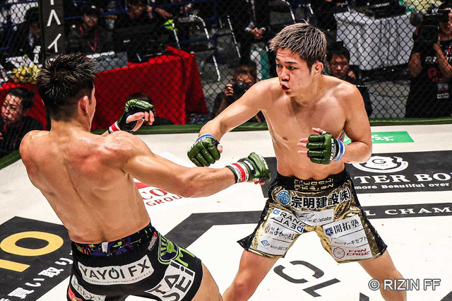 【RIZIN】「18歳とは思えない……」秋元強真、SB元世界王者の“怪物”狩り達成　元K-1王者も大絶賛「距離感が抜群にいい」 画像