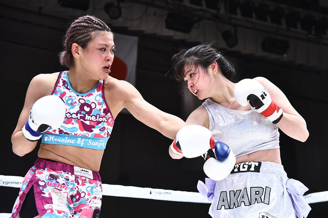 【格闘技／RISE 159】3児のシングルマザーerika♡がベルト獲得、猛烈ラッシュで今春高校卒業の18歳・AKARIの心を折る 画像