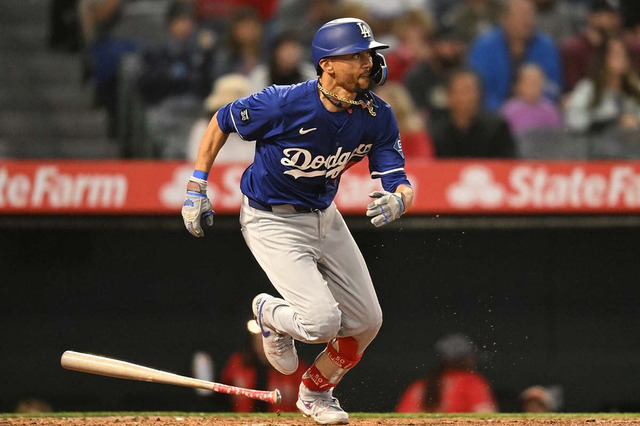 【MLB】体調不良のベッツが米国開幕前のOP戦で“復活”　公式は「守備面で大きな影響」と評価、ロバーツ監督も太鼓判「事態は好転」 画像