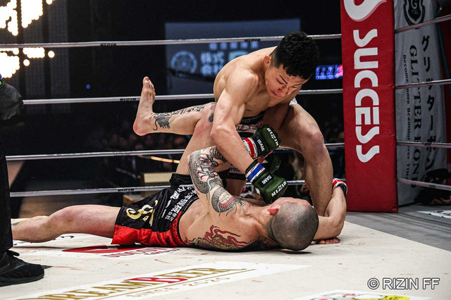 【RIZIN.50】24歳・木村柊也、わずか54秒で“5試合連続1R決着”TKO勝ち　轟音右フック→パウンドに会場どよめき 画像