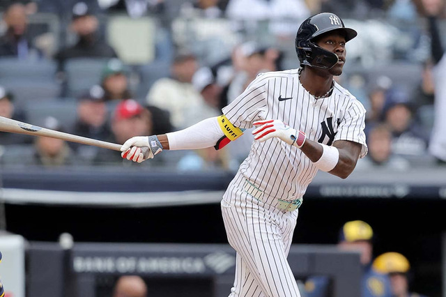 【MLB】ヤンキース中継局、試合よりも「ワンピース」談議に夢中？　チザムJr.のコラボ用具に球団レジェンドが反応「これは一体……」 画像