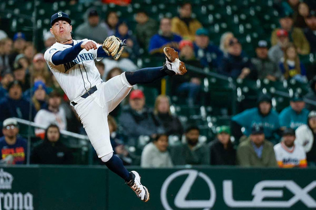 【MLB】これぞメジャー級、マリナーズGG賞内野手が見せた「超美技ゲッツー」　公式絶賛のスーパープレーが窮地を救うも…… 画像