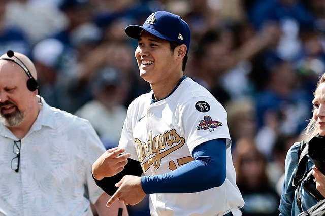 【MLB】ロバーツ監督、「父親リスト」入りした大谷翔平について……「睡眠か赤ちゃんか、興味深い」とジョーク交えて祝福 画像