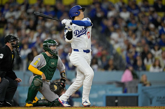 【MLB】まるで映画のワンシーン……大谷翔平“2打席連発”で場内総立ち、観客視点の胸アツ動画は必見「ショウヘイは凄すぎるよ」 画像