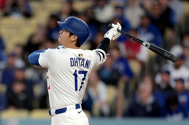 【MLB】大谷翔平、“本拠地騒然”の23号に公式記者も大興奮 球団記録更新のデータに注目「ド軍60試合の最多本塁打」 画像