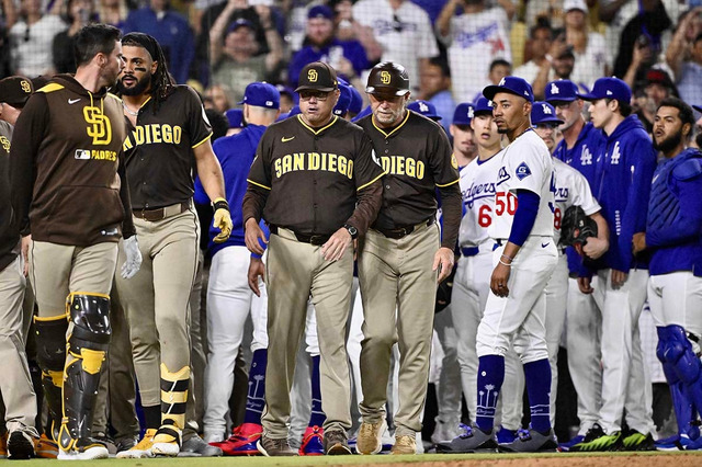 【MLB】ドジャース戦でついに乱闘騒ぎ……タティスJr.に死球で両チーム限界点　さらに大谷翔平にも再び死球 画像