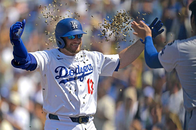 【MLB】緊急離脱のド軍マンシー不在の穴を埋める「3つの選択肢」　米老舗誌が候補に言及、“便利屋”キケやアレナドも可能性 画像