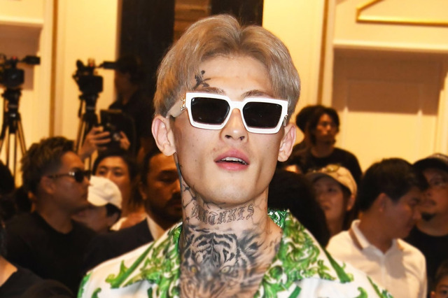 【超RIZIN.4】来場の平本蓮、ブラックローズ“裏切り”脱退の赤田功輝を花道でガン飛ばし　一本負けに早々と席を立つ 画像