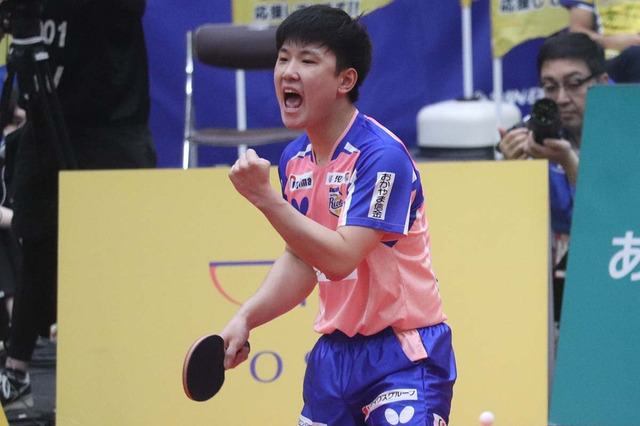 悲願の初制覇へ、ベールを脱いだ“岡山リベッツ・張本智和”　電撃移籍の男子エースが語ったデビュー戦【Tリーグ】 画像