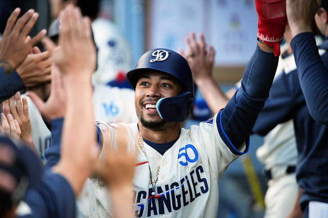 【MLB】大谷翔平も拍手　ベッツの“値千金”決勝アーチでドジャース、首位攻防戦で3連勝　米記者が決勝弾の経緯に言及「チームの勝利に集中した」 画像