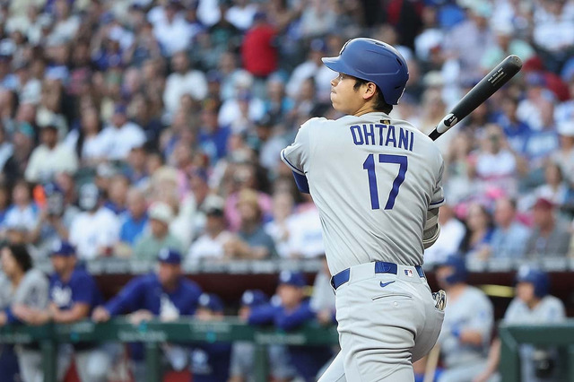 【MLB】明日の大谷翔平、相手先発との対戦成績は？　“190キロ弾”再現の55号アーチなるか、本塁打王争い残り2試合【9月28日マリナーズ戦】 画像