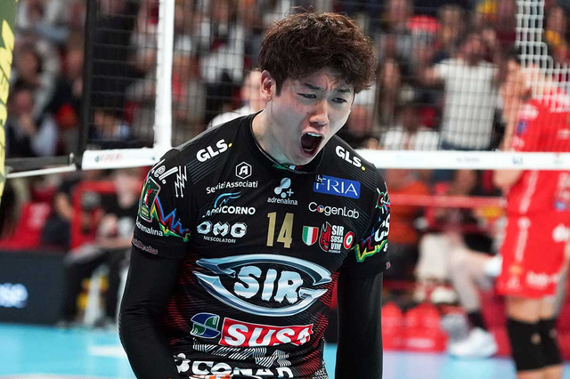ペルージャ石川祐希、開幕戦でアタック決め咆哮　チーム2位の18得点で白星発進に貢献、悲願のイタリア・セリエA制覇へ好発進 画像