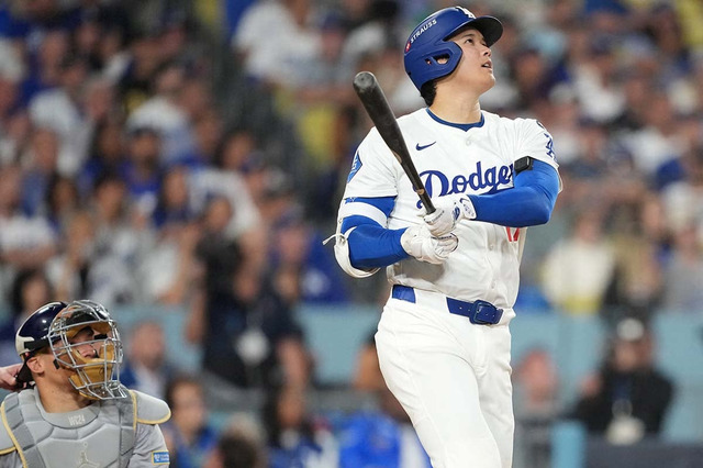 【MLB】「史上最高」大谷翔平、2025年の“伝説の瞬間”に選出　「3本塁打＆10奪三振」でWSに導いたNLCS第4戦、公式Xも称賛 画像