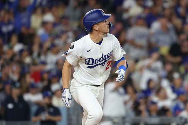 【MLB】“エドマン不在”への備えか　ド軍がユーティリティー選手を立て続けに獲得した理由とは……「十分な保険をかけた」と米メディア 画像