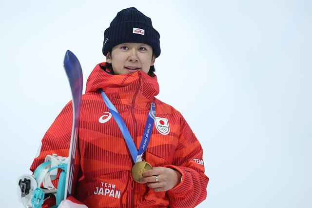 【ミラノ五輪】「夢が叶った」スノボ金の戸塚優斗、表彰台で涙……ライバルは日本勢の躍進に言及「彼らには天性の才能や資質がある」 画像
