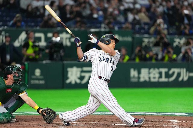 【WBC2026】吉田正尚が2試合連発、起死回生の逆転2ラン　変則左腕の低めボール球を“バット一閃” 画像