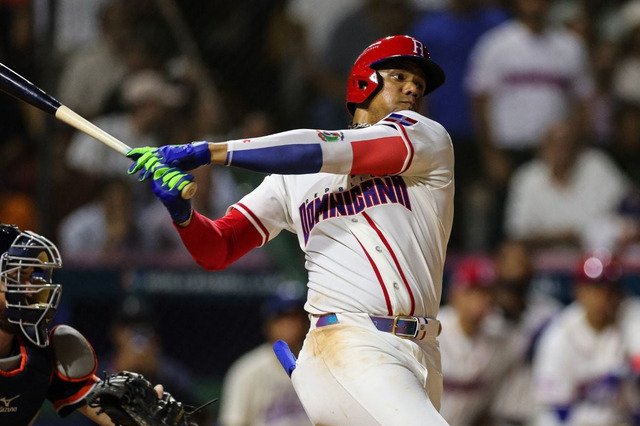 【WBC2026】ソトが大谷翔平を断固拒否？　会見で出された「お～いお茶」を撤去、ゲレーロJr.とタティスJr.が笑い堪え切れず 画像