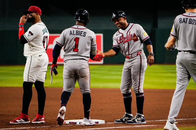 【MLB】ブレーブスのオルビーズ、ABSチャレンジ結果前に“四球確信歩き”で一塁へ……球審の権威は完全に失墜 画像