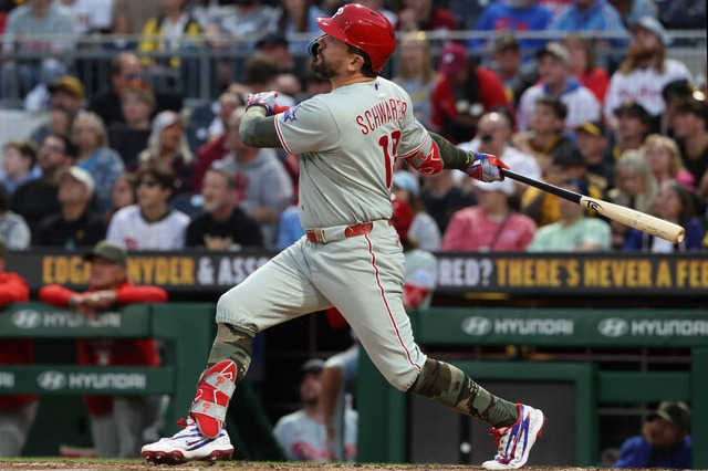 【MLB】“8戦9発”シュワーバーが止まらない、2打席連発で早くも「20号アーチ」　年間72本塁打ペースで量産 画像