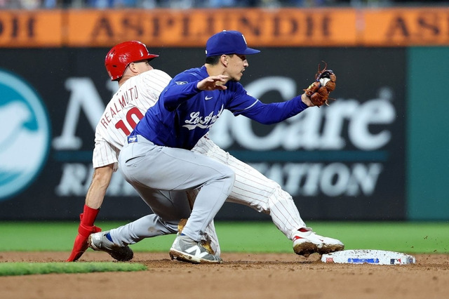 【MLB】「なんで戻った？」フィリーズ、ドジャースにサヨナラ勝利の好機も……痛恨の“走塁ミス”併殺打で試合終了　指揮官もぶ然の珍プレー 画像