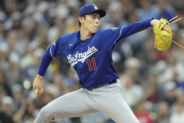 【MLB】「右手中指にマメ」佐々木朗希にアクシデント、4回途中4失点で途中降板　エンリケスが急きょ登板も……テオスカーの拙守で逆転打に 画像