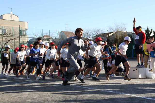 【東京マラソン15】オリンピアンらと小学生による「ミニ東京マラソン」初開催 画像